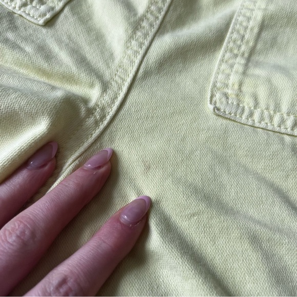 GAP Soft Yellow Drawstring Shorts with Relaxed Fit size small - Picture 7 of 7